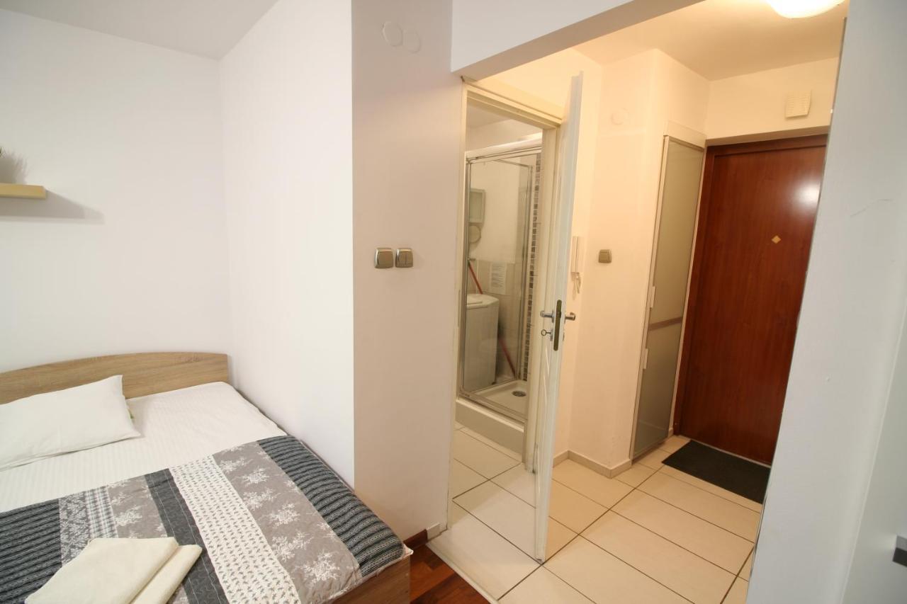Apartamenty Varsovie Twarda City Extérieur photo